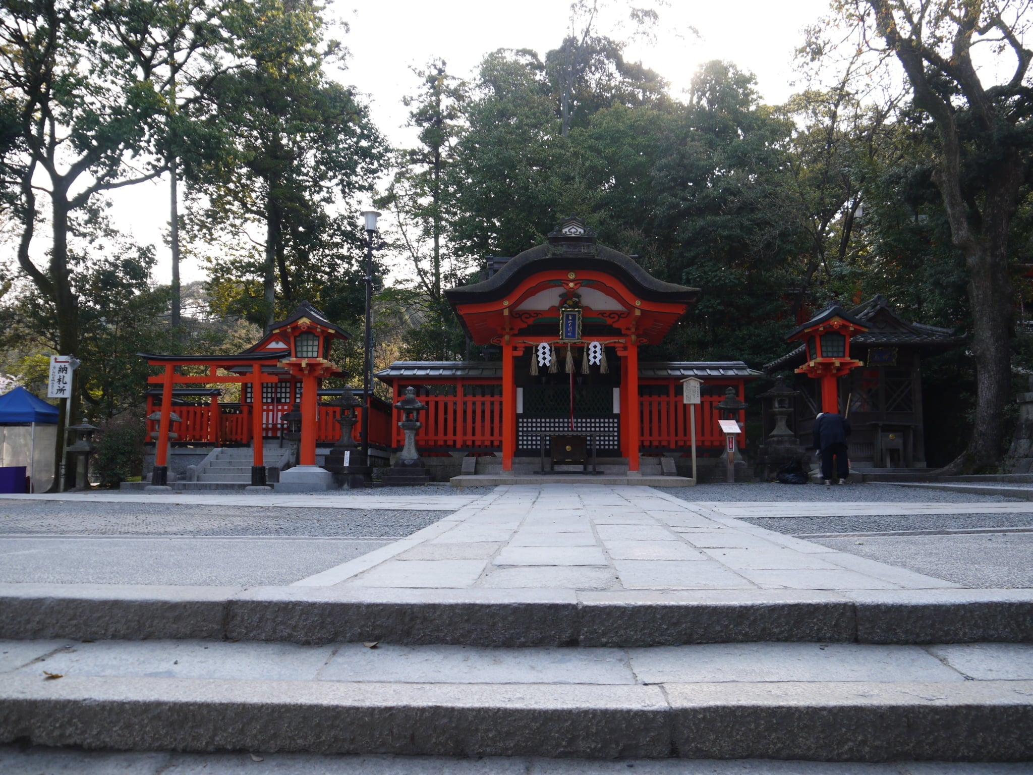 交通アクセス 京都伏見稲荷山に鎮座する荒木神社